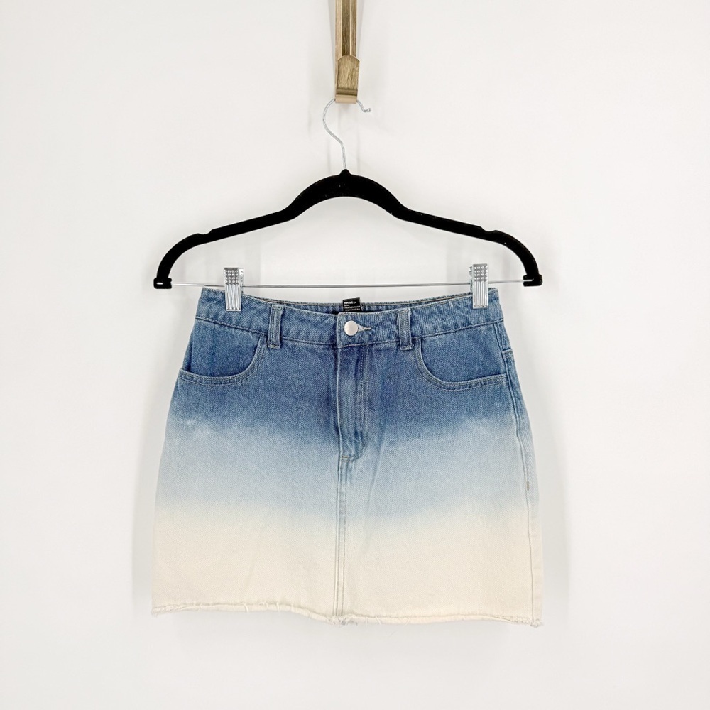 Forever 21 Blue and White Mini Skirt Casual